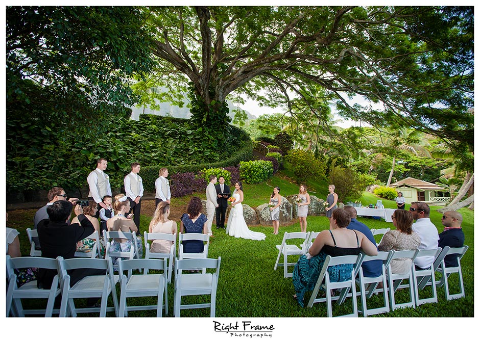 Right Frame Photography Wedding In Kualoa Ranch Moli I Gardens