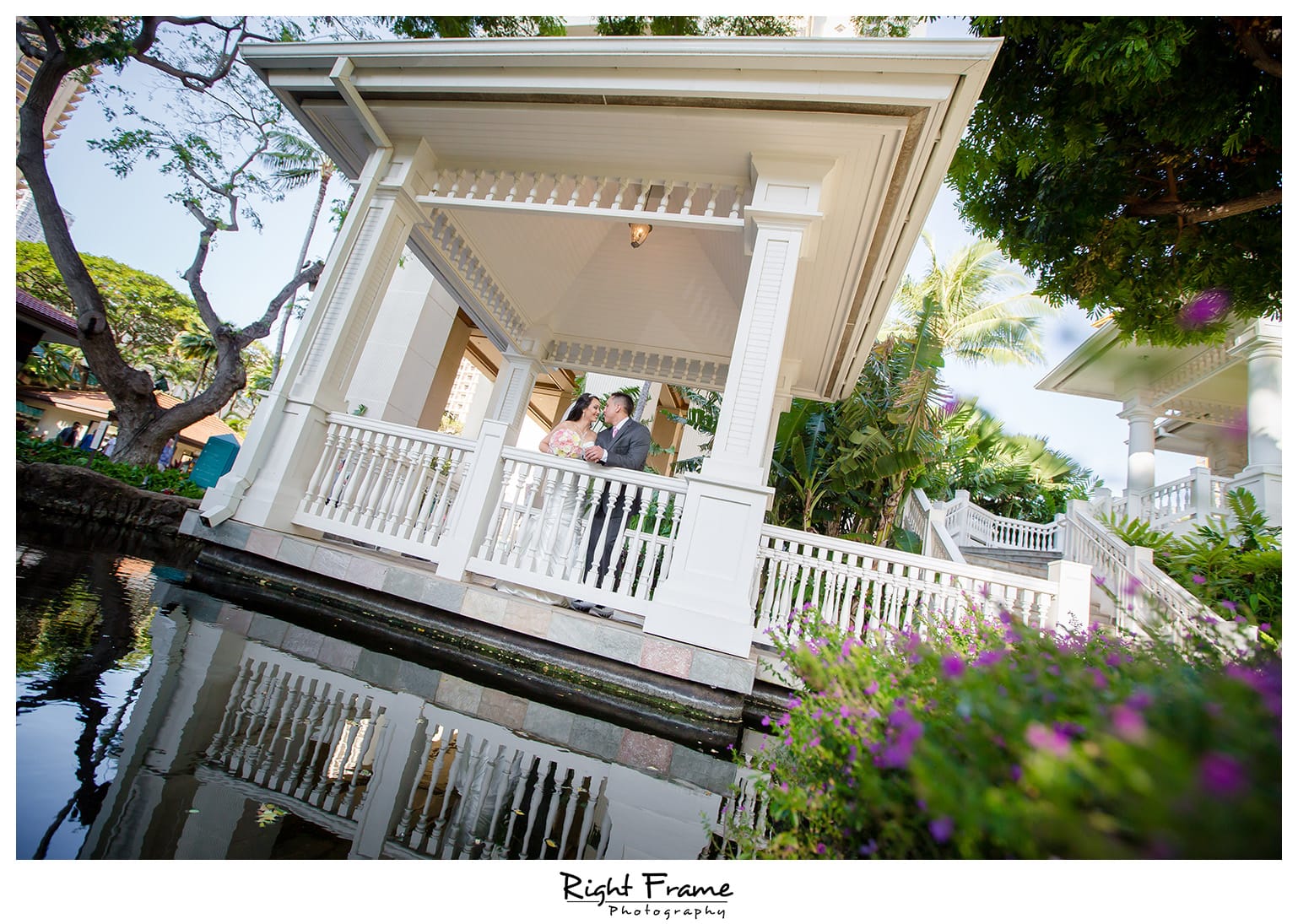 Right Frame Photography Wedding In Ocean Crystal Chapel Waikiki