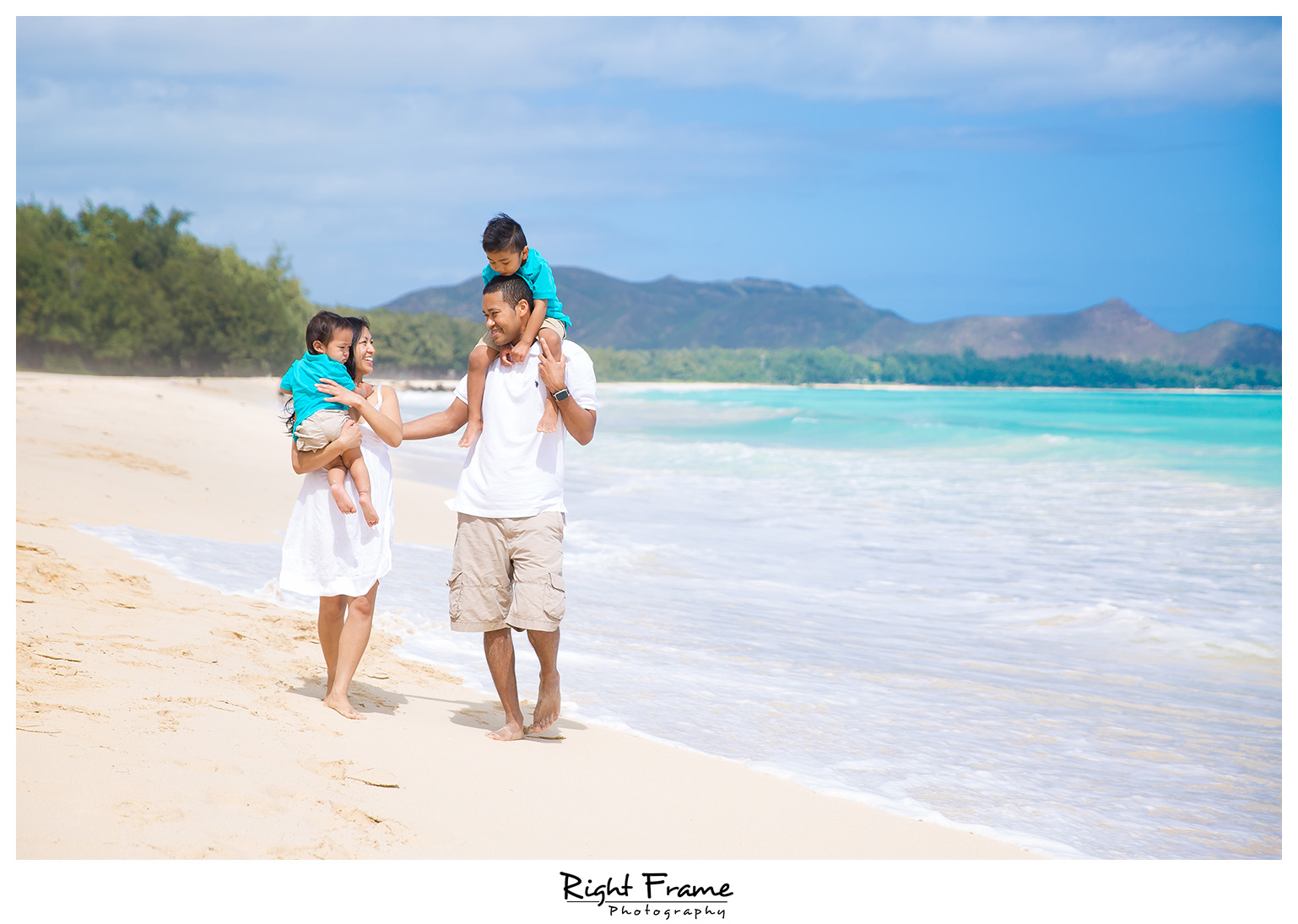 Family Photographer In Hawaii Oahu By RIGHT FRAME PHOTOGRAPHY