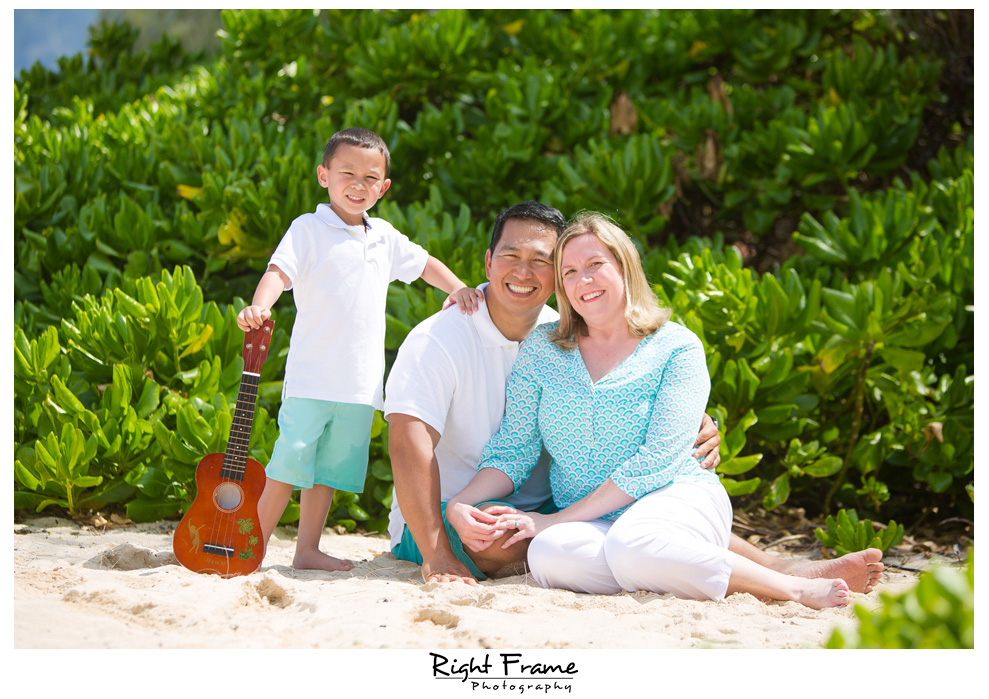 Oahu, Hawaii Family Photographer By RIGHT FRAME PHOTOGRAPHY