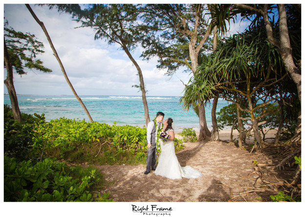 Wedding At Nani Kai Hale Beach House Oahu Hi By Right Frame