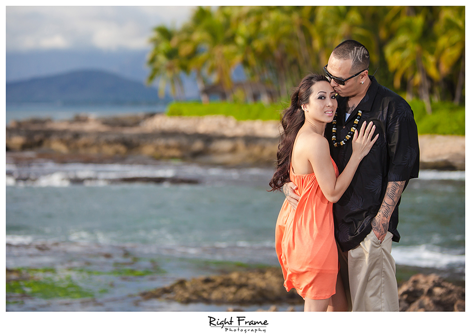 Photographers In Honolulu Hawaii | Vicki | Right Frame