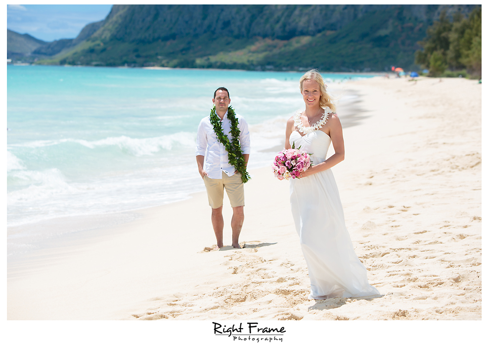 Hawaii Beach Wedding by RIGHT FRAME PHOTOGRAPHY