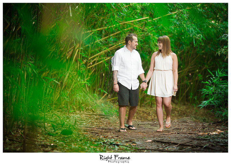 Engagement photographer in Hawaii Oahu