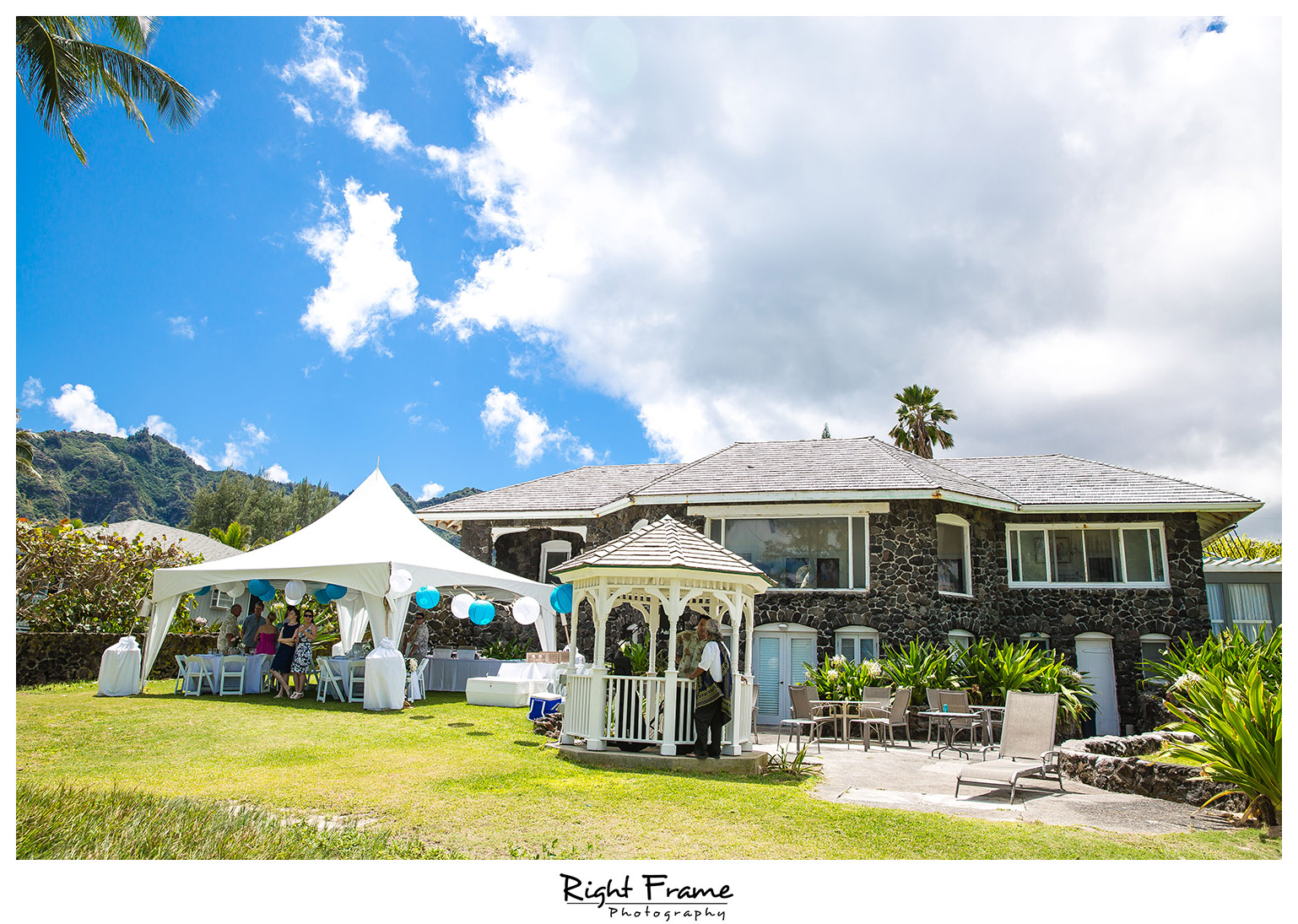 Hawaii Beach Wedding at Hale Pohaku Waimanalo Right Frame Photography