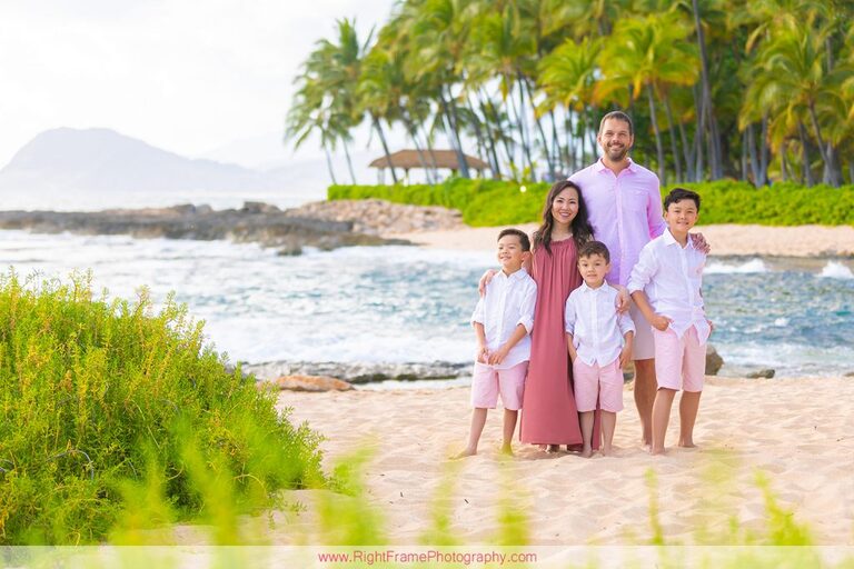 Extended Family Session on Oahu Beach