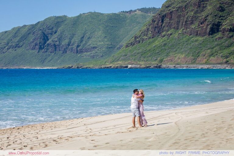 Proposal Photography in Oahu Surprise Picnic Proposal