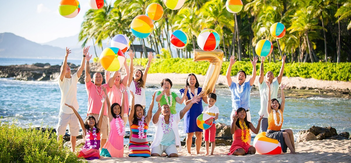 Family Large Group Portraits Photographer Hawaii Fun Beach Balls Oahu