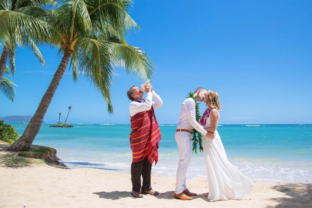 Oahu Wedding Photographer Small Destination Kahala Beach Pictures Hawaii